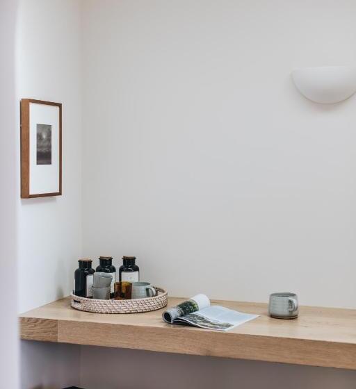 بانگلوی استاندارد, The Oaks Ranch