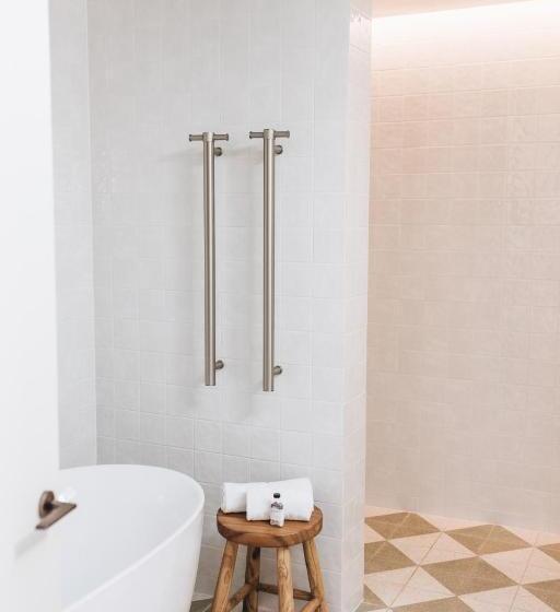 استودیوی لوکس, The Oaks Ranch