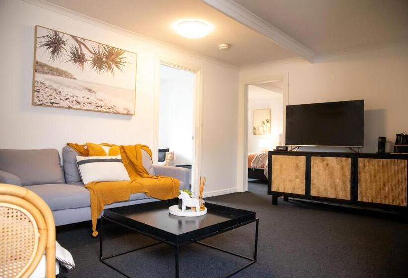 سوییت خانوادگی, The Oaks Ranch