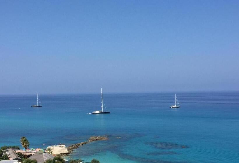 Habitació Estàndard amb Terrassa, Nereide