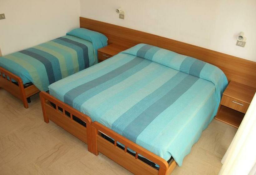 スタンダードトリプルルーム, Caravel