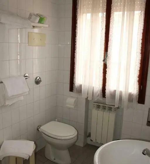 Habitació Triple Estàndard, Caravel