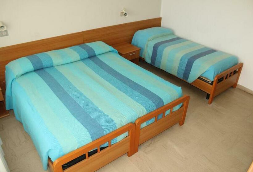 スタンダードトリプルルーム, Caravel