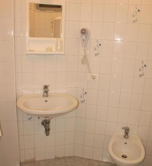 オーシャンビュースタンダードルームバルコニー付き, Caravel