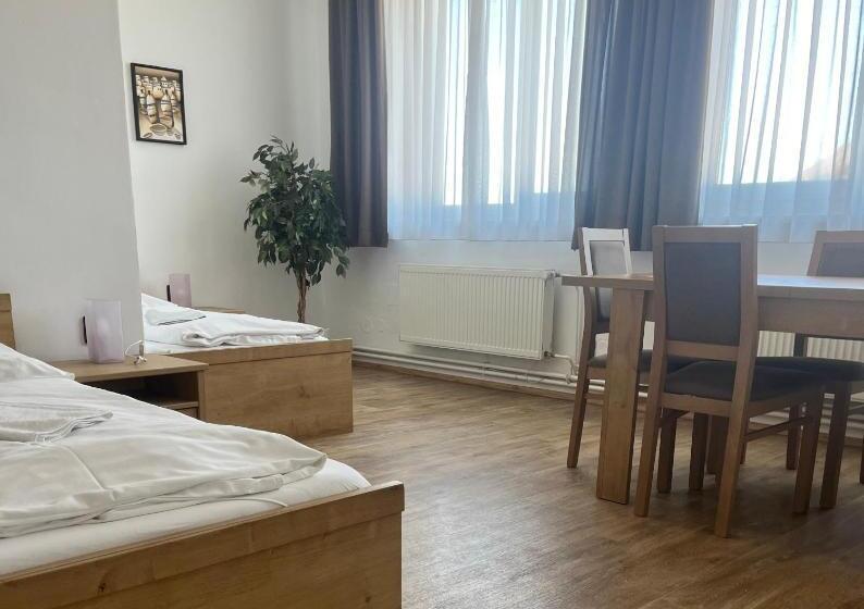 شقة غرفة نوم واحدة بالطابق الأرضى, Penzion Raketa Bowling