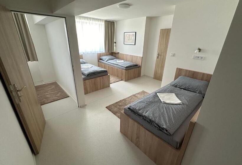 شقة ديلوكس غرفتين نوم, Penzion Raketa Bowling