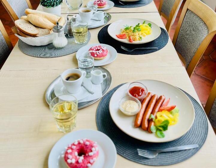 غرفة قياسية رباعية, Penzion Raketa Bowling