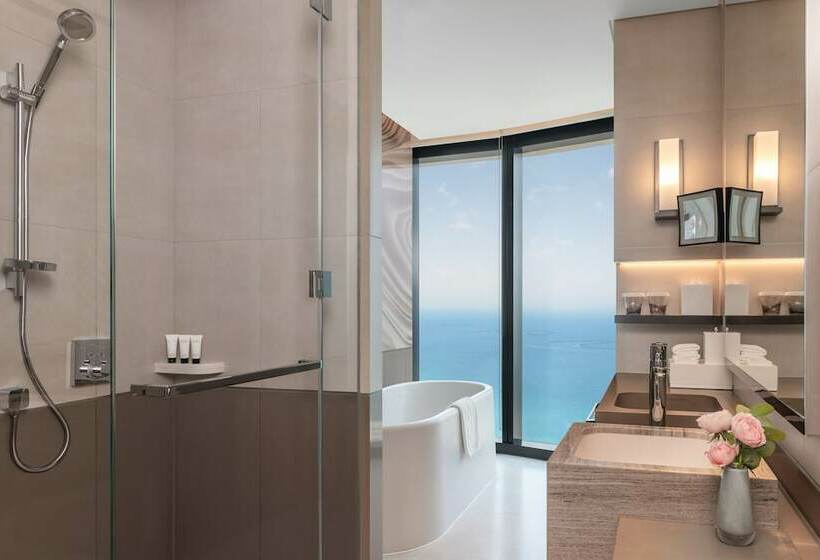 オーシャンビュースイート, Address Beach Resort