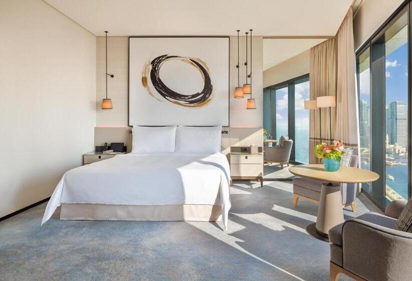带观景的豪华间, Address Beach Resort