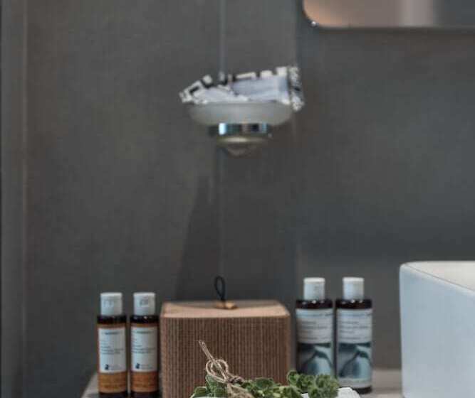 주니어 스위트, Aeifos Boutique