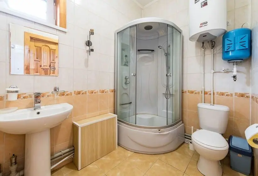 ２ベッドルームのテニメントハウス, Cottage Complex Ozerny Bereg