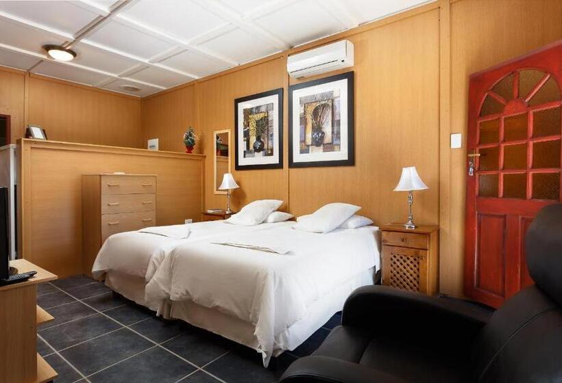 חדר סטנדרט לשלושה, Gariep Dam Sunrose Group Of Guest Houses
