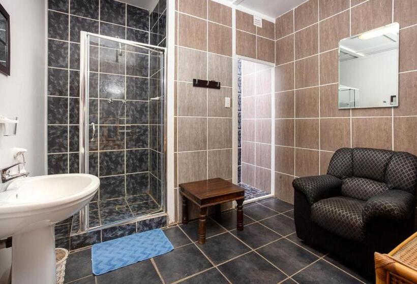 חדר סטנדרט לשלושה, Gariep Dam Sunrose Group Of Guest Houses