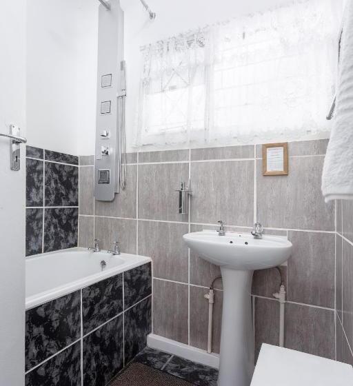 חדר משפחתי, Gariep Dam Sunrose Group Of Guest Houses