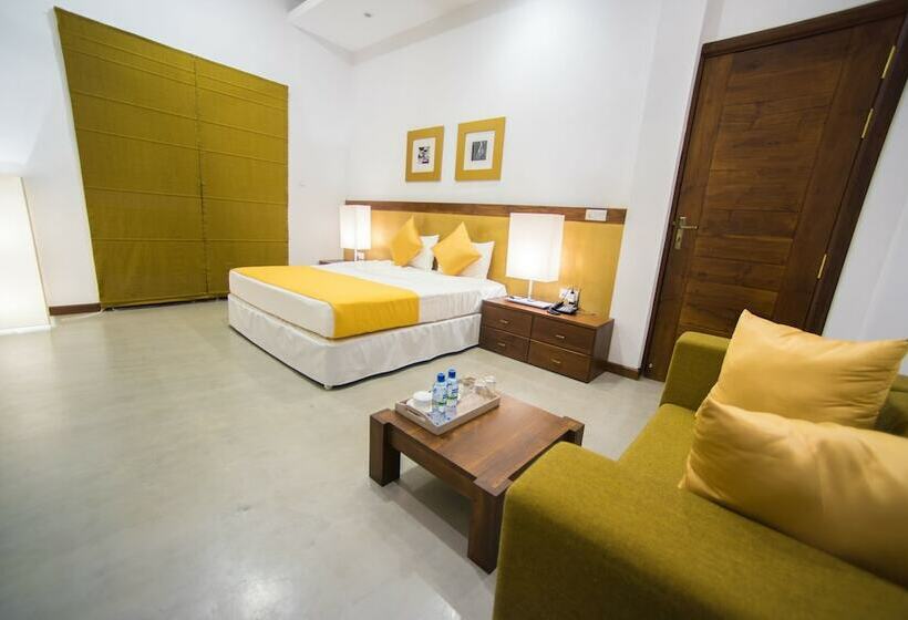 豪华三人间, Kevans Casa