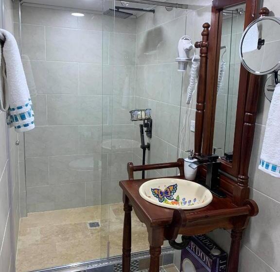 트리플 클래식 룸, La Estancia Hotel Boutique