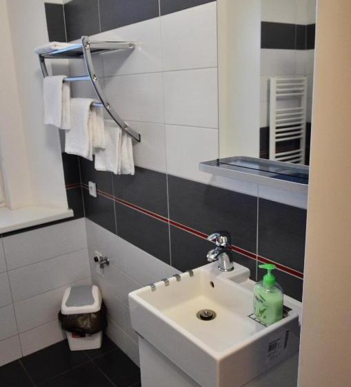 标准三人间, Penzion, Restaurant Gloria