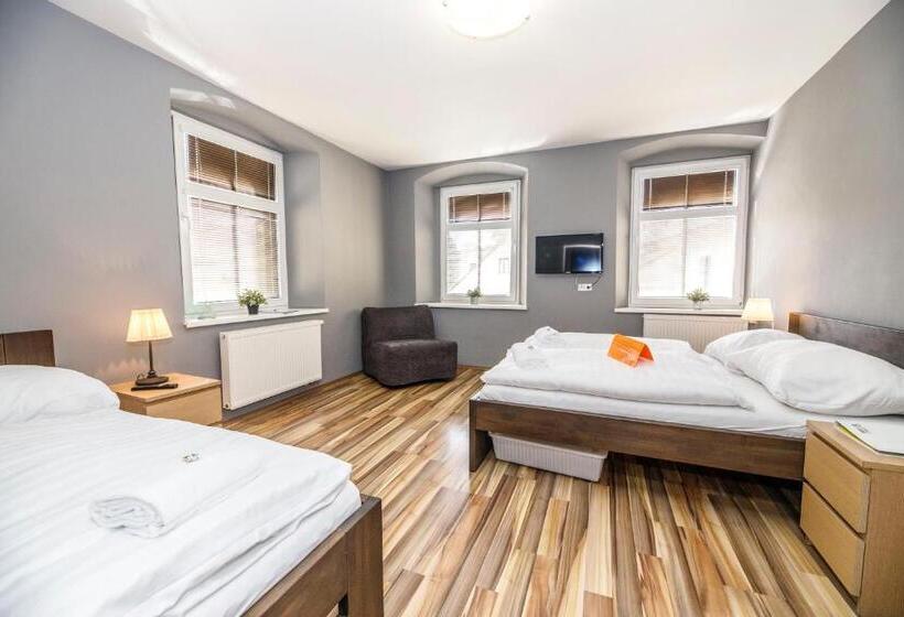 标准三人间, Penzion, Restaurant Gloria