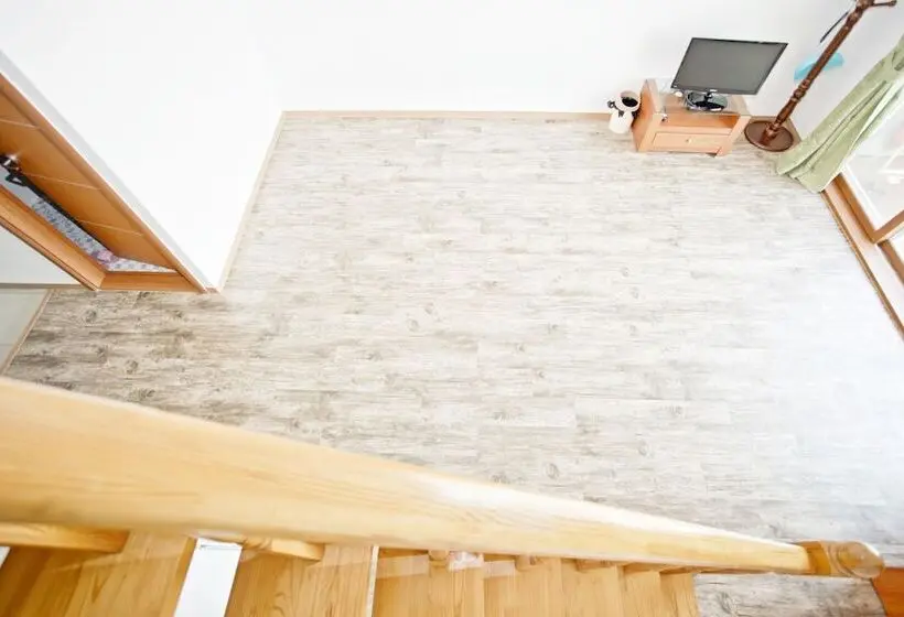 ドゥプレックスルーム, Solsum House