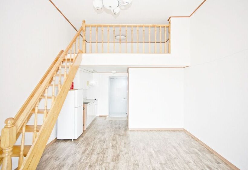 Quarto Duplex, Solsum House