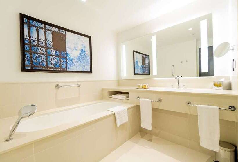 غرفه قياسيه سريرين مزدوجين, Belamar Hotel Manhattan Beach, Tapestry Collection By Hilton