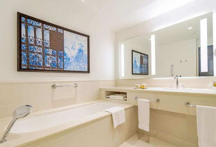 غرفه قياسيه سريرين مزدوجين, Belamar Hotel Manhattan Beach, Tapestry Collection By Hilton