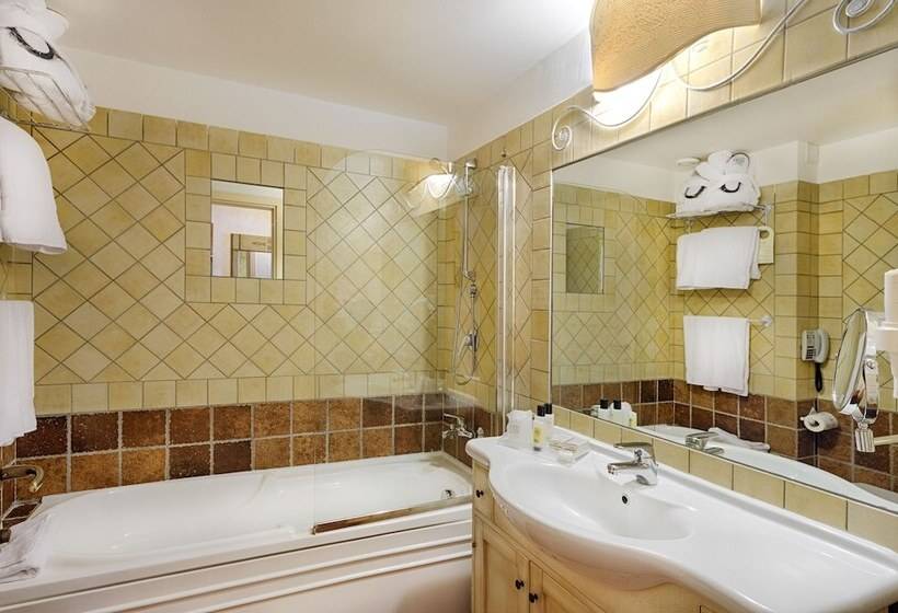 Triple Room Sea View, Colonna Resort, A Colonna Luxury Beach Hotel, Porto Cervo