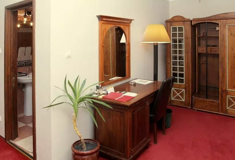 استودیو اجرایی, Arc De Triomphe By Residence S