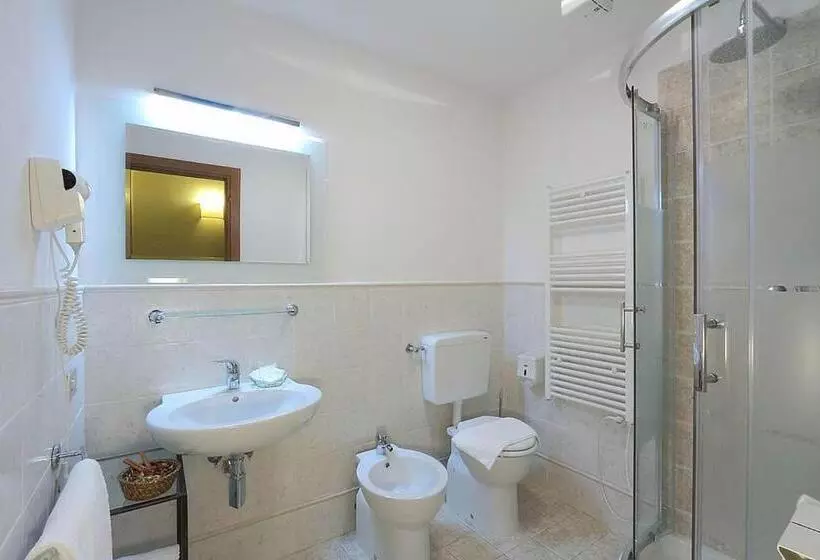 اتاق استاندارد سه نفره, B&b Relais Il Campanile
