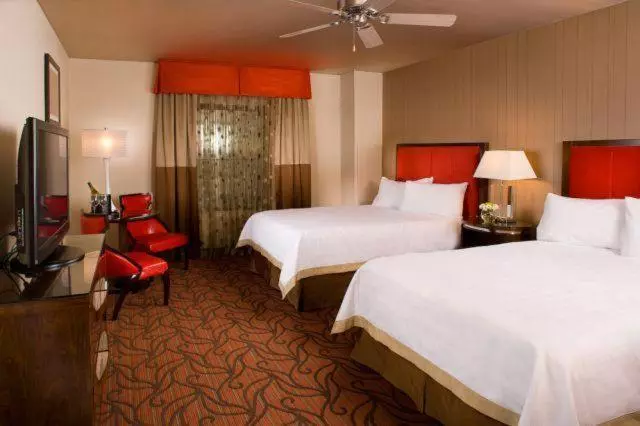 キングサイズベッドのデラックスルーム, Boomtown Bossier City