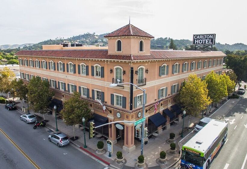 غرفة ديلوكس, Carlton