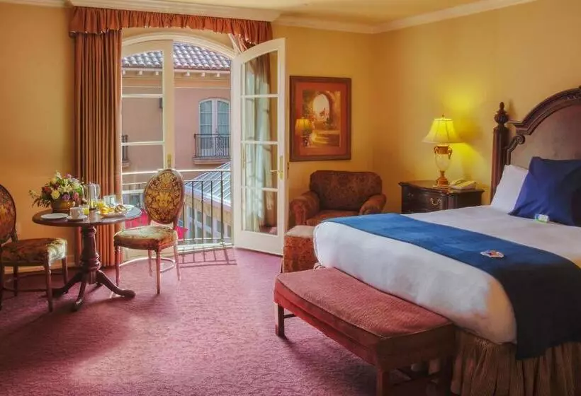 اتاق استاندارد با تخت بزرگ, Carlton