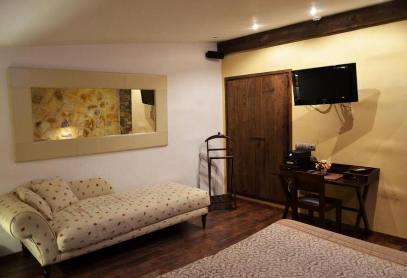 Superior Room with Terrace, Galena Mas Comangau