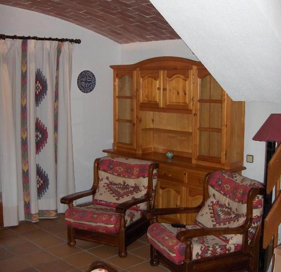 ویلای 1 خوابه, Galena Mas Comangau