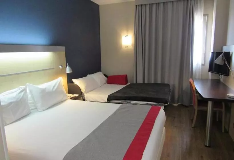 Perhehuone, Holiday Inn Express Alcobendas, An Ihg