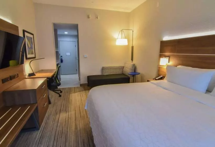 سوییت, Holiday Inn Express & Suites Indianapolis Northwest, An Ihg