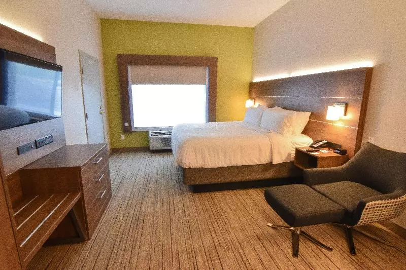 اتاق استاندارد با تخت بزرگ برای معلولان, Holiday Inn Express & Suites Indianapolis Northwest, An Ihg