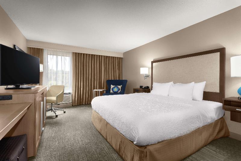 جناح, Holiday Inn Express & Suites   Indianapolis Northwest, An Ihg