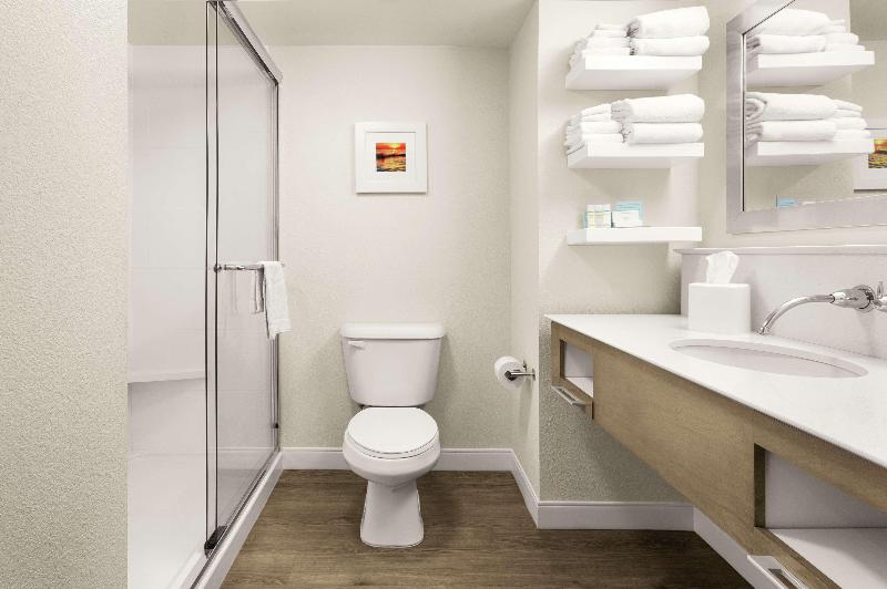 جناح, Holiday Inn Express & Suites   Indianapolis Northwest, An Ihg