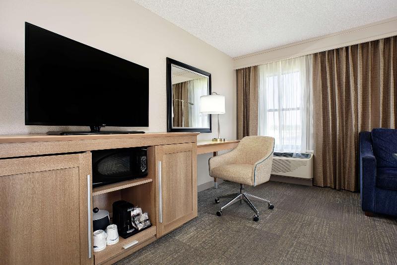 جناح, Holiday Inn Express & Suites   Indianapolis Northwest, An Ihg
