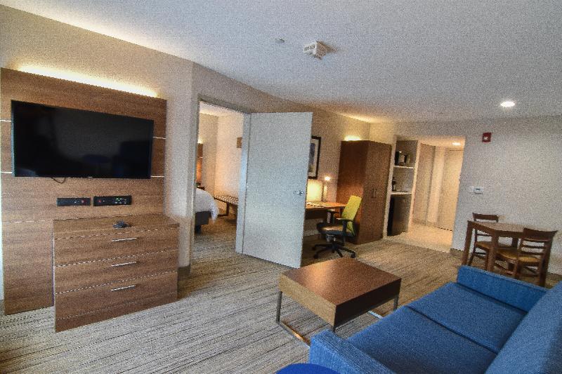 جناح لذوى الاحتياجات الخاصة, Holiday Inn Express & Suites   Indianapolis Northwest, An Ihg