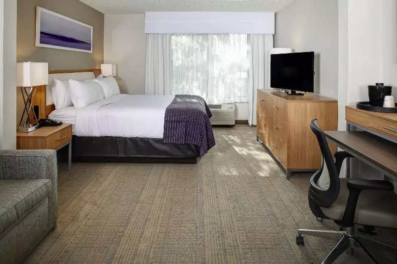 キングサイズベッドのスタンダードルーム, Holiday Inn Franklin   Cool Springs, An Ihg