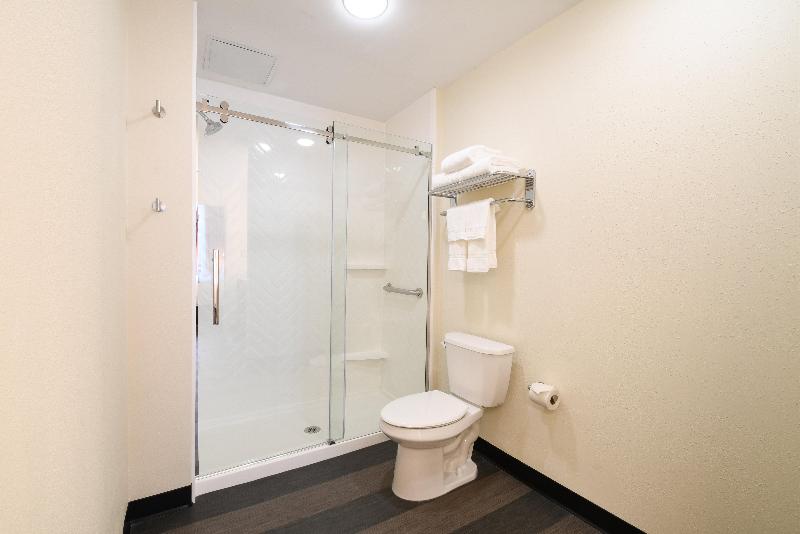 스탠다드 룸 킹사이즈 침대, Holiday Inn Fredericksburg   Conference Center, An Ihg