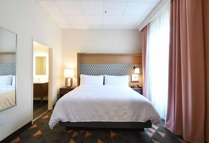 身障者適用スイートルーム, Holiday Inn Fredericksburg   Conference Center, An Ihg