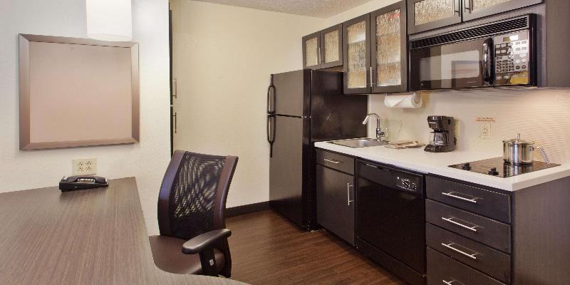 스위트, Sonesta Simply Suites Detroit Ann Arbor
