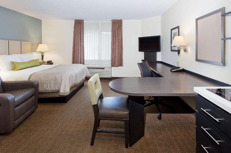 스탠다드 스튜디오, Sonesta Simply Suites Detroit Ann Arbor