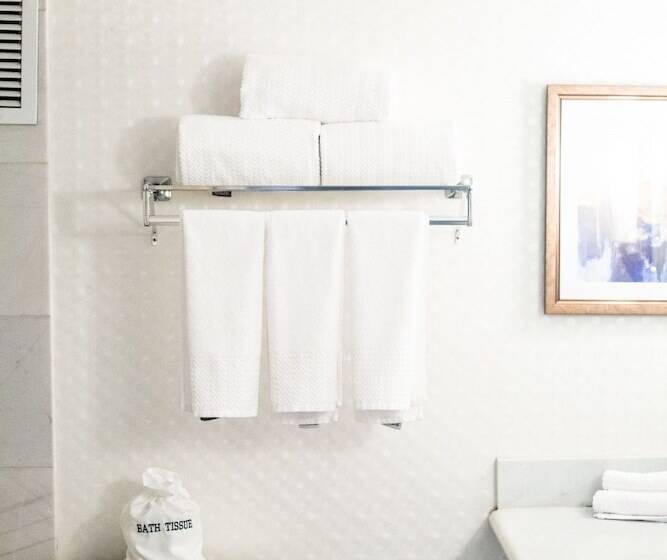 غرفه قياسيه سريرين مزدوجين, Belamar Hotel Manhattan Beach, Tapestry Collection By Hilton