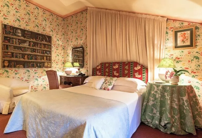 コンフォートルーム, Villa Abbazia Relais & Chateaux
