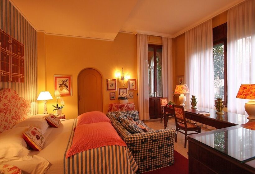 סוויטה עם טרסה, Villa Abbazia Relais & Chateaux