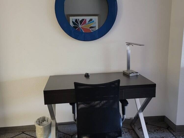 スイート, Wingate By Wyndham Greenville Airport